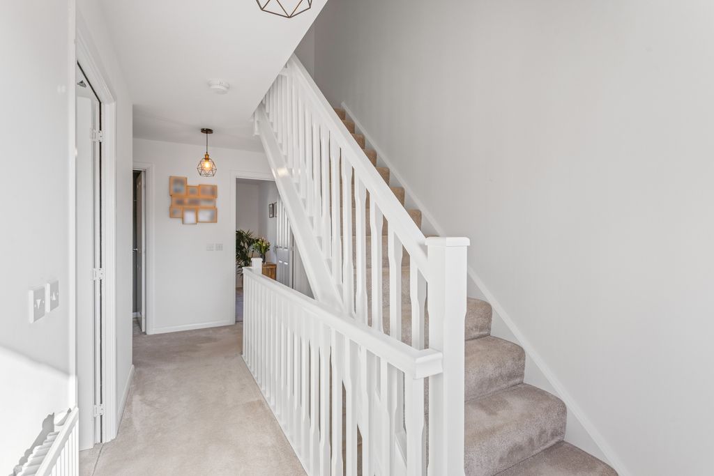 Additional image 14 of 4 bed town house for sale15 Bonaille Drive, Bilston EH25
