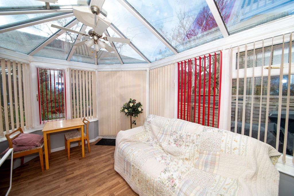 Additional image 6 of 2 bed semi-detached house for saleNorthcroft Lane, Newbury RG14