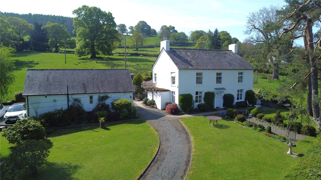 5 bed detached house for saleLlanfyllin, Powys SY22