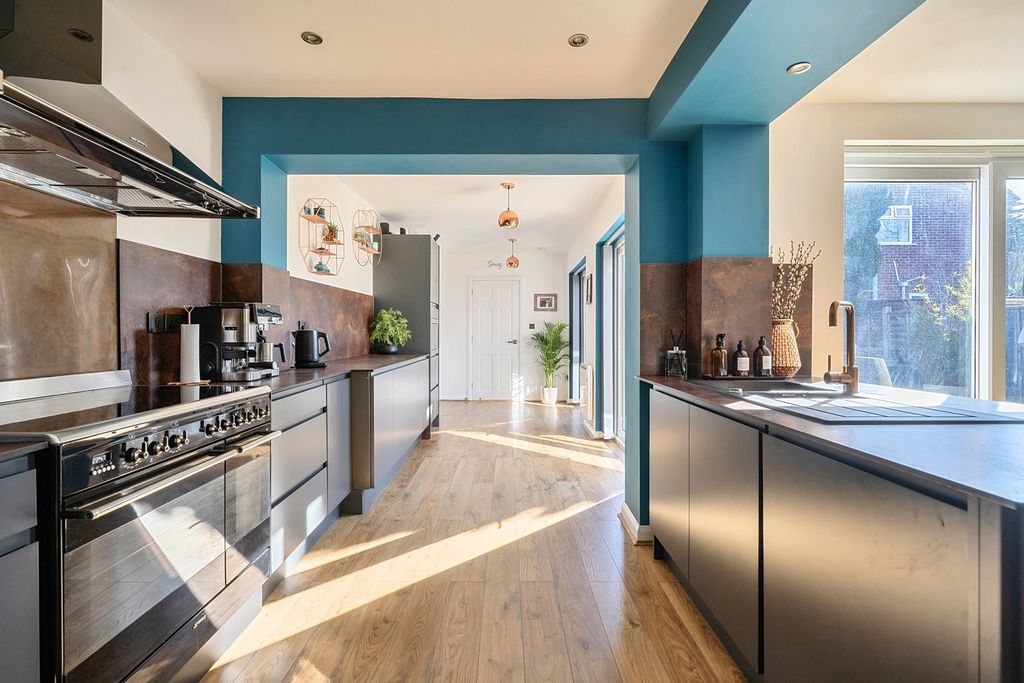 Additional image 4 of 4 bed semi-detached house for saleEssex Street, Newbury RG14