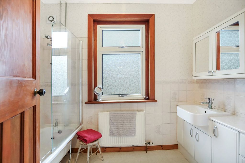 Additional image 8 of 6 bed bungalow for saleGlenacre Drive, Largs, North Ayrshire KA30