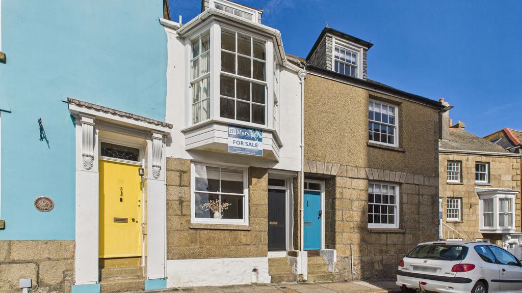 4 bed terraced house for saleChapel Street, Penzance, Cornwall TR18