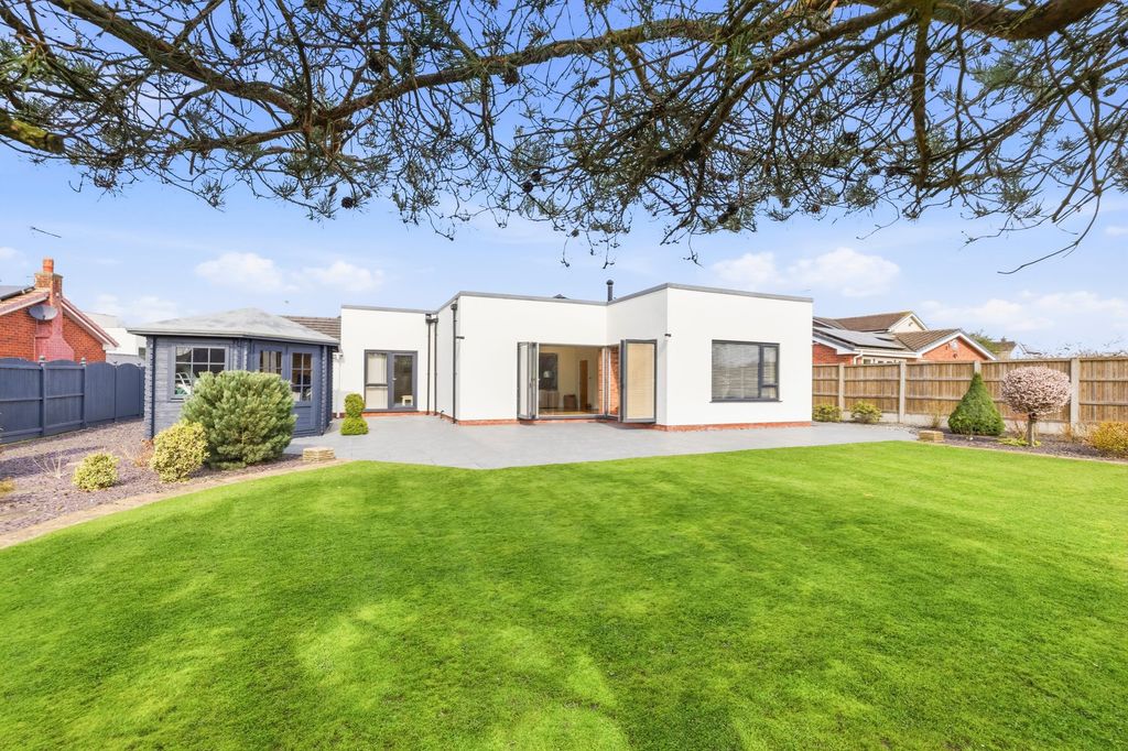 3 bed detached bungalow for saleStonebridge Road, Nantwich CW5