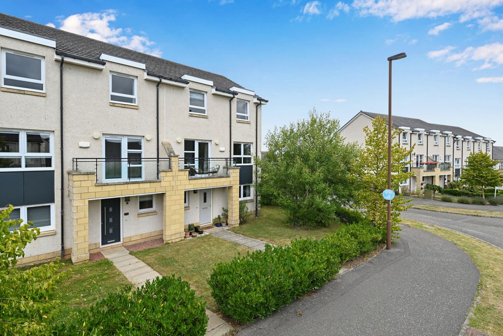 4 bed town house for sale70 Burnbrae Road, Bonnyrigg EH19