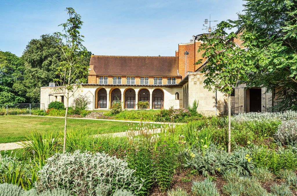 Additional image 19 of 2 bed flat for saleKings Drive, Midhurst GU29