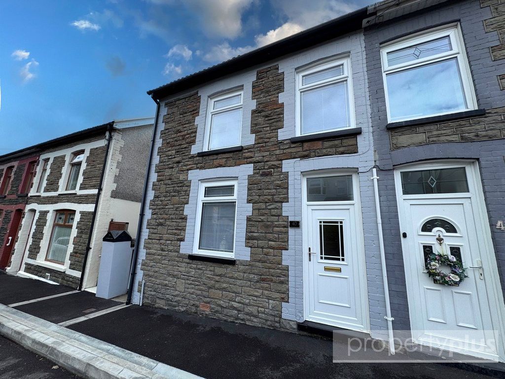 3 bed semi-detached house for saleCemetery Road, Porth, Rhondda Cynon Taff CF39