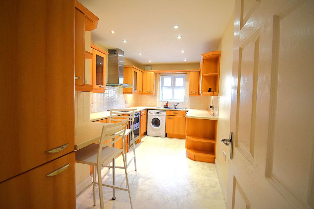 Additional image 2 of 2 bed flat for saleFlat, Victoria House, Billing Road, Northampton NN1