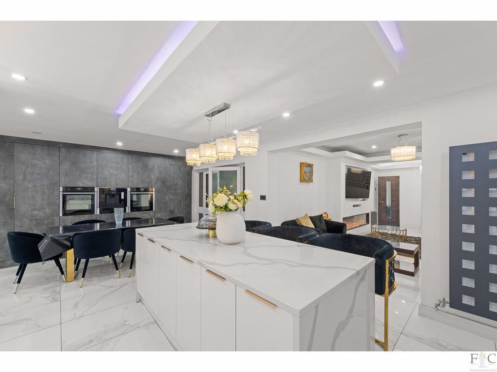Additional image 2 of 6 bed detached house for saleThe Fairway, Oadby LE2