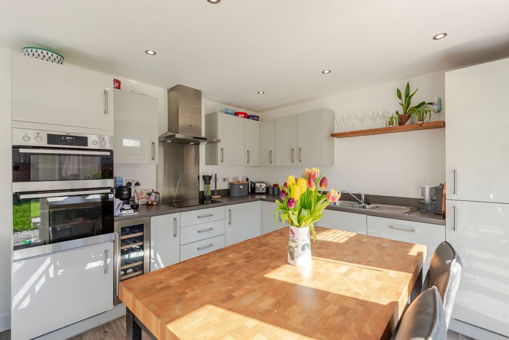 Additional image 10 of 4 bed detached house for saleAtkinson Drive, Macclesfield, Cheshire SK10