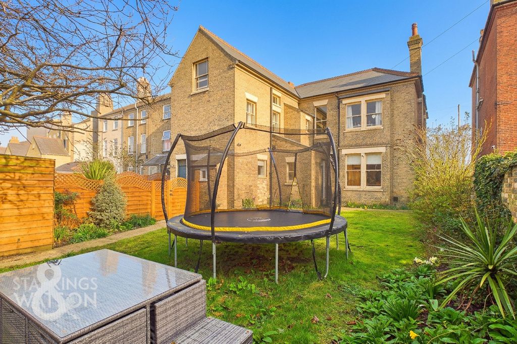 Additional image 30 of 6 bed detached house for saleKirkley Cliff Road, Lowestoft NR33