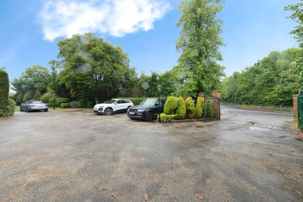 Additional image 10 of 2 bed terraced house for saleHigh Street, Ongar, Essex CM5