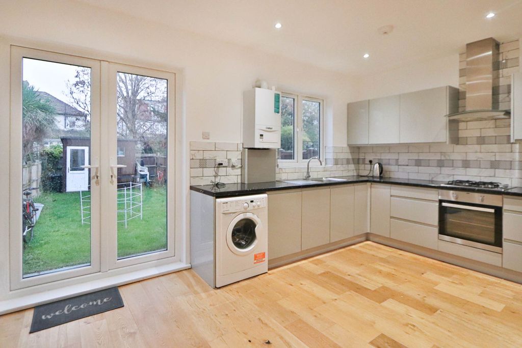 Additional image 5 of 3 bed end terrace house for saleByron Avenue, New Malden KT3