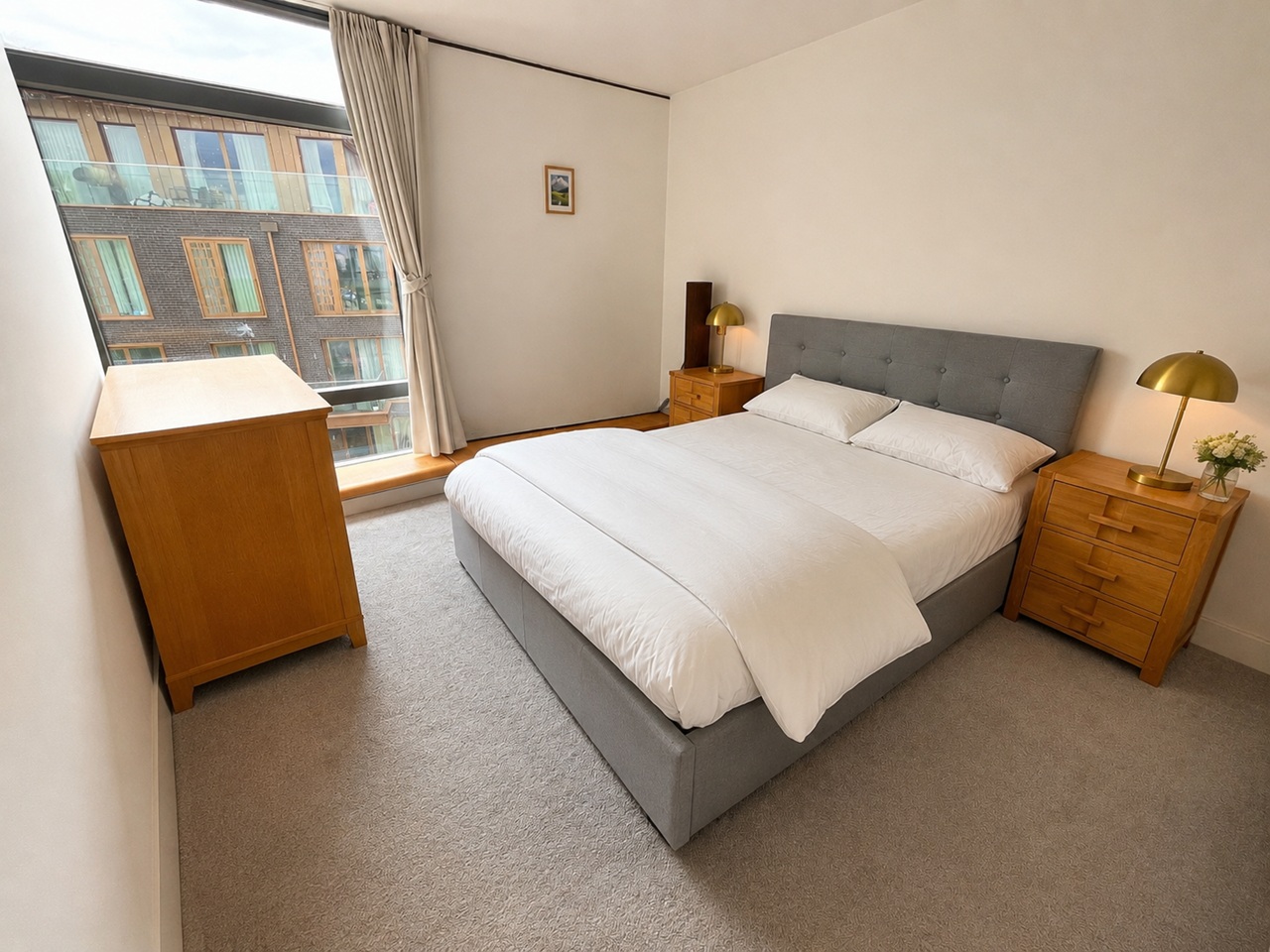 3 Bed Flat, Parliament View Apartments, SE1, N1 7GU photo 5