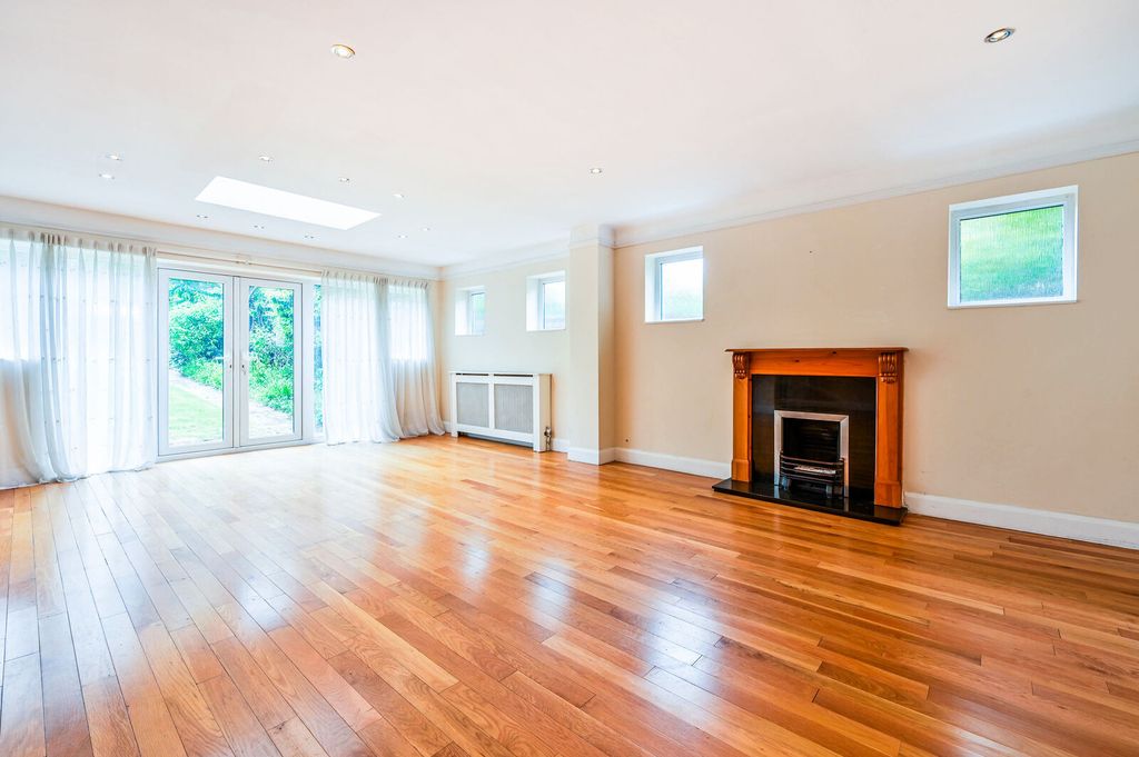 Additional image 3 of 4 bed detached house for saleBurghley Avenue, Coombe, New Malden KT3