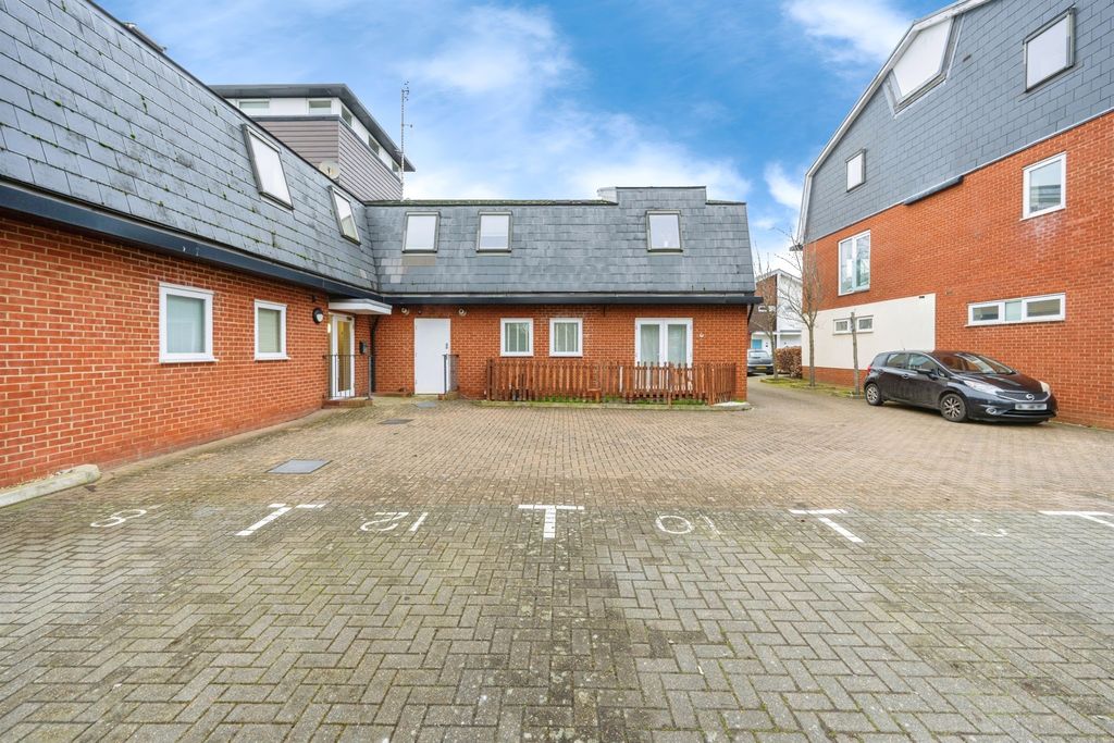 Additional image 12 of 1 bed flat for saleAddenbrookes Road, Newport Pagnell MK16