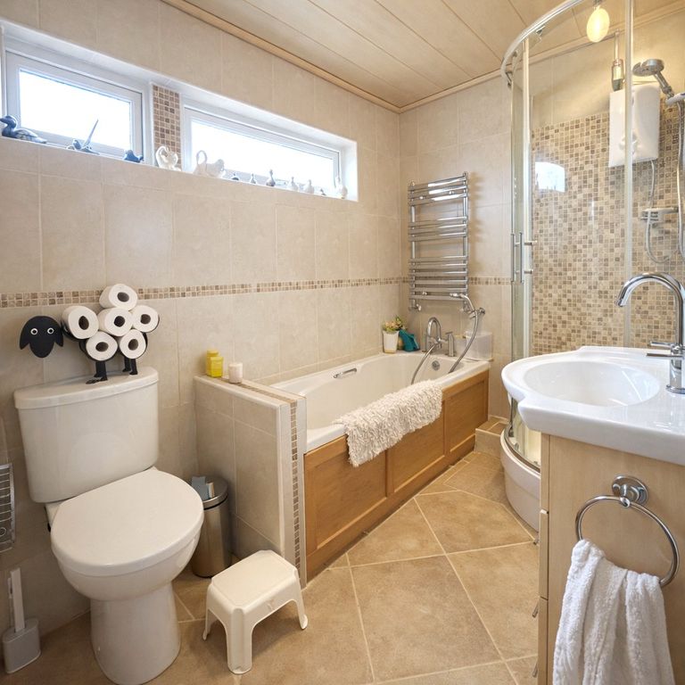 Additional image 11 of 3 bed bungalow for saleCamuset Close, Milford Haven, Dyfed SA73