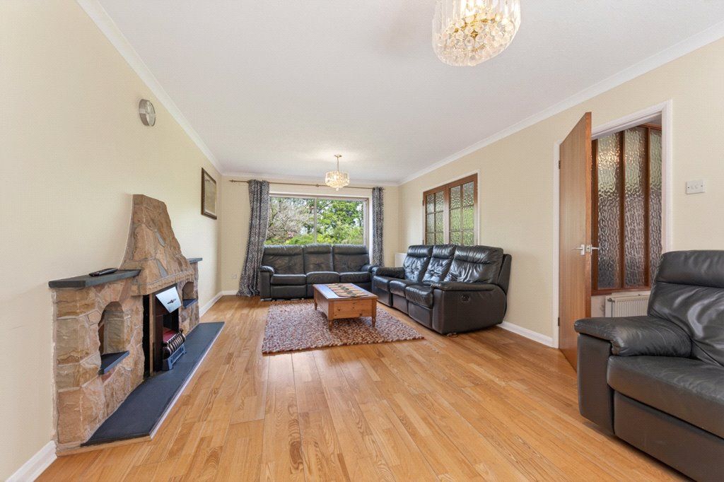 4 bed detached house for saleThe Fairway, Oadby, Leicester LE2 photo 2