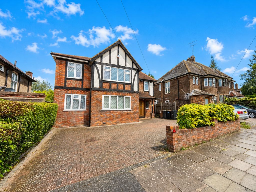 4 bed detached house for saleGreenhill Avenue, Luton, Bedfordshire LU2