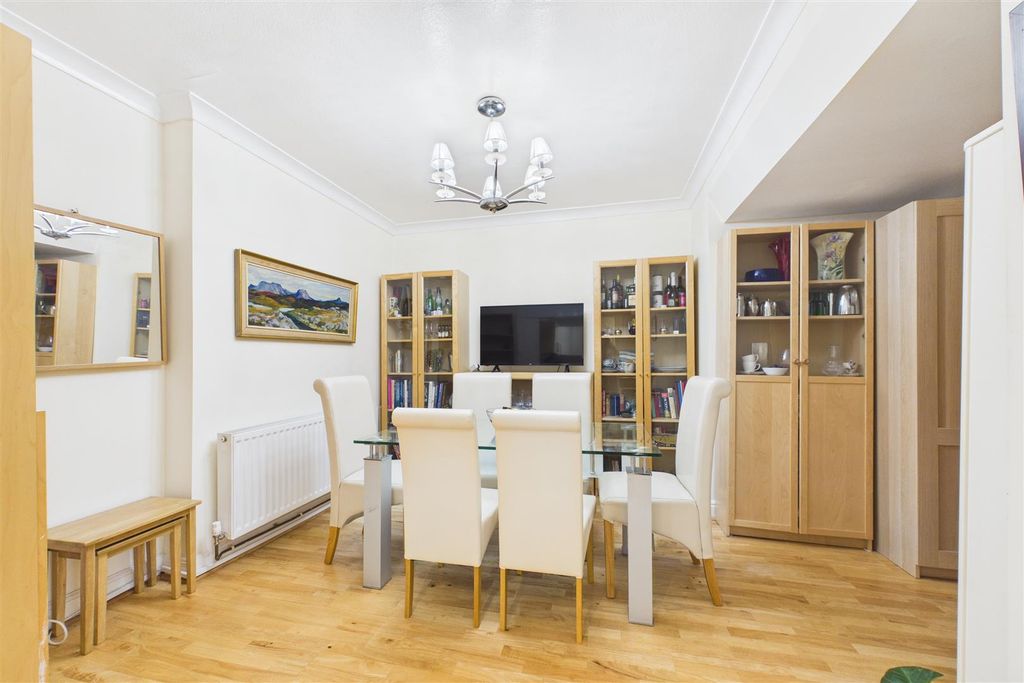 Additional image 3 of 7 bed detached house for saleLondon Road, Balderton, Newark NG24