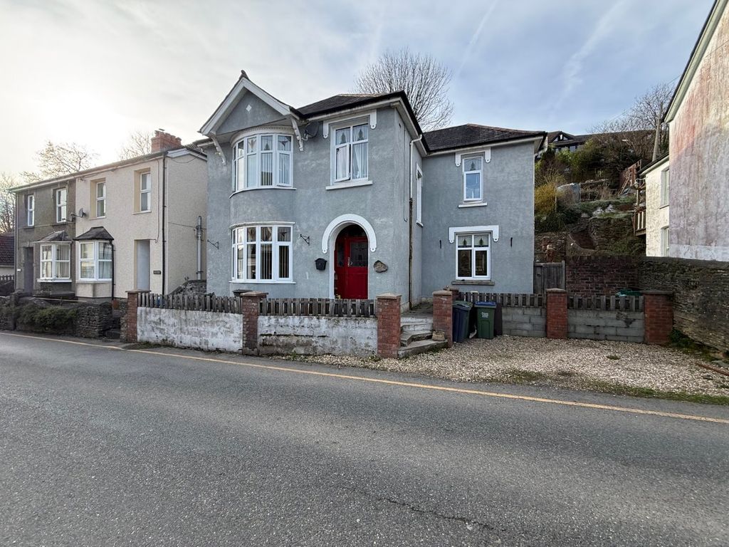4 bed detached house for saleWind Street, Llandysul SA44