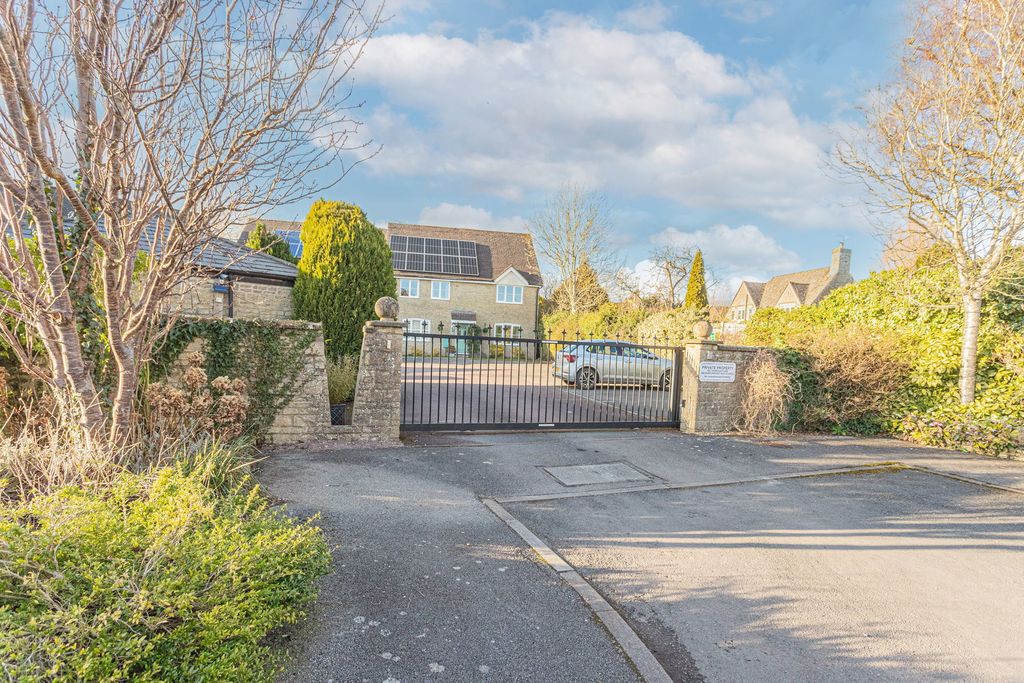 Additional image 7 of 1 bed flat for saleFive Trees Close, Tetbury GL8