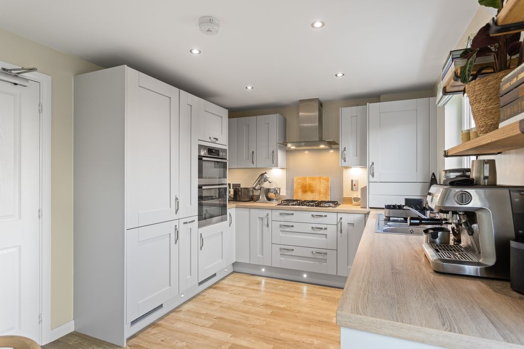 Additional image 8 of 4 bed town house for sale15 Bonaille Drive, Bilston EH25