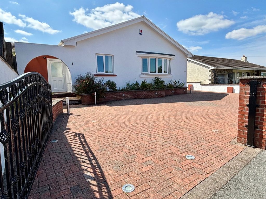 3 bed bungalow for salePriory Lodge Close, Milford Haven, Pembrokeshire SA73
