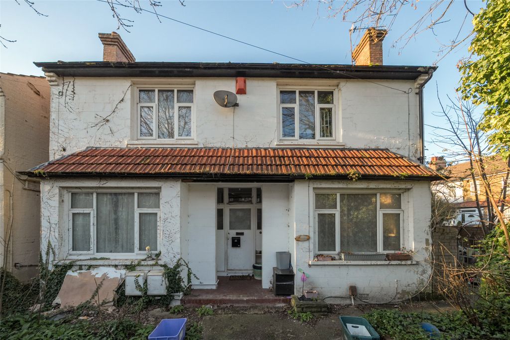 5 bed detached house for saleLove Lane, Mitcham CR4