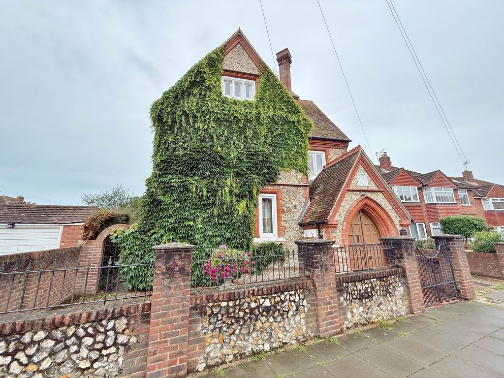8 bed detached house for saleDysart Avenue, Drayton PO6