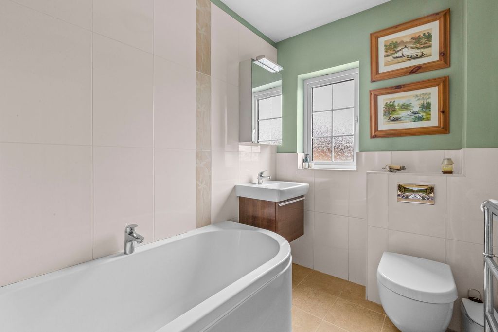 Additional image 10 of 4 bed detached house for saleIlmer, Princes Risborough HP27