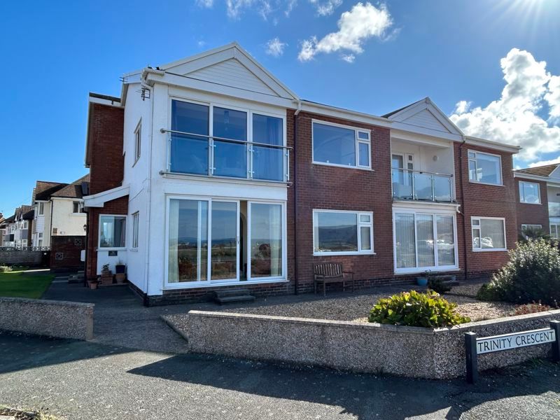 2 bed flat for saleTrinity Crescent, West Shore, Llandudno LL30