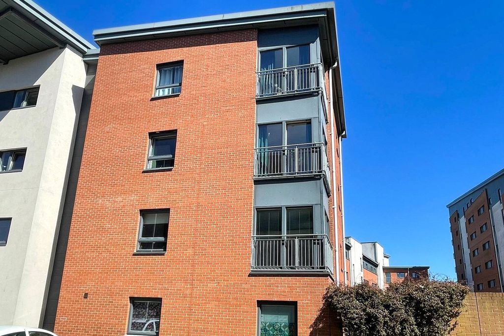 Additional image 6 of 2 bed flat for saleSouth Victoria Dock Road, Dundee, Angus DD1