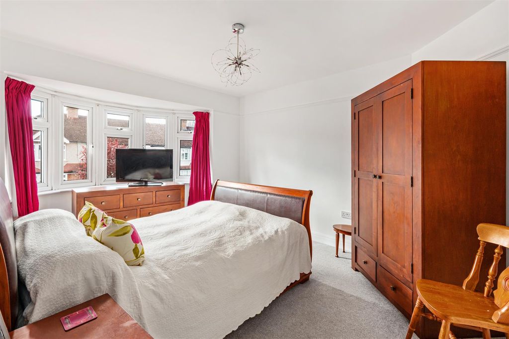 Additional image 10 of 3 bed end terrace house for saleMonkleigh Road, Morden SM4