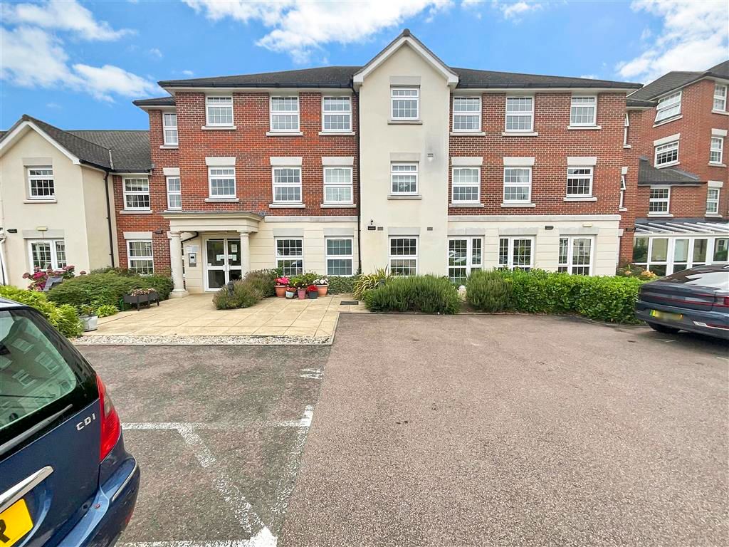 1 bed flat for saleHigh Street, Ongar, Essex CM5