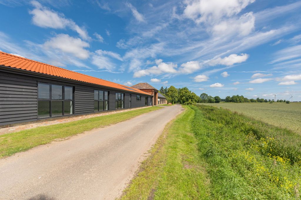 3 bed detached house for saleStags Holt Farm, Coldham Bank, Sat Nav PE15