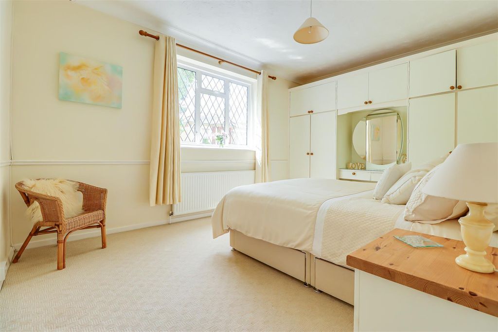 Additional image 29 of 5 bed detached house for saleWoodside, Leigh-On-Sea SS9