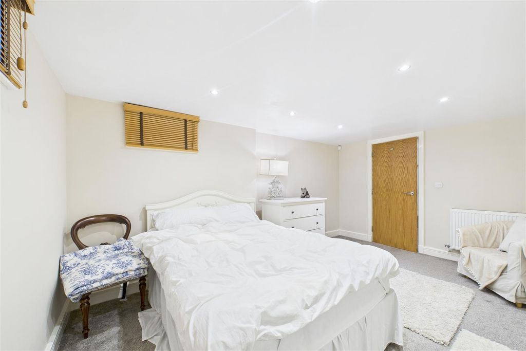 Additional image 19 of 2 bed flat for saleGeorge Street, Newark NG24