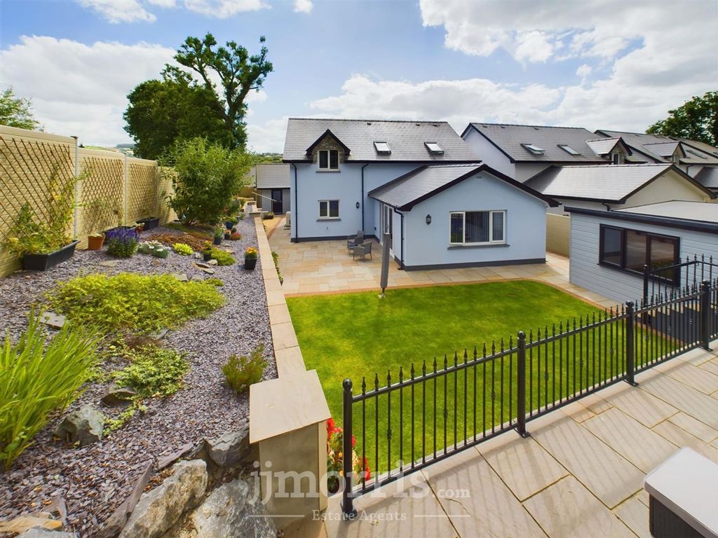 Additional image 4 of 4 bed property for saleCaeberllan, Adpar SA38
