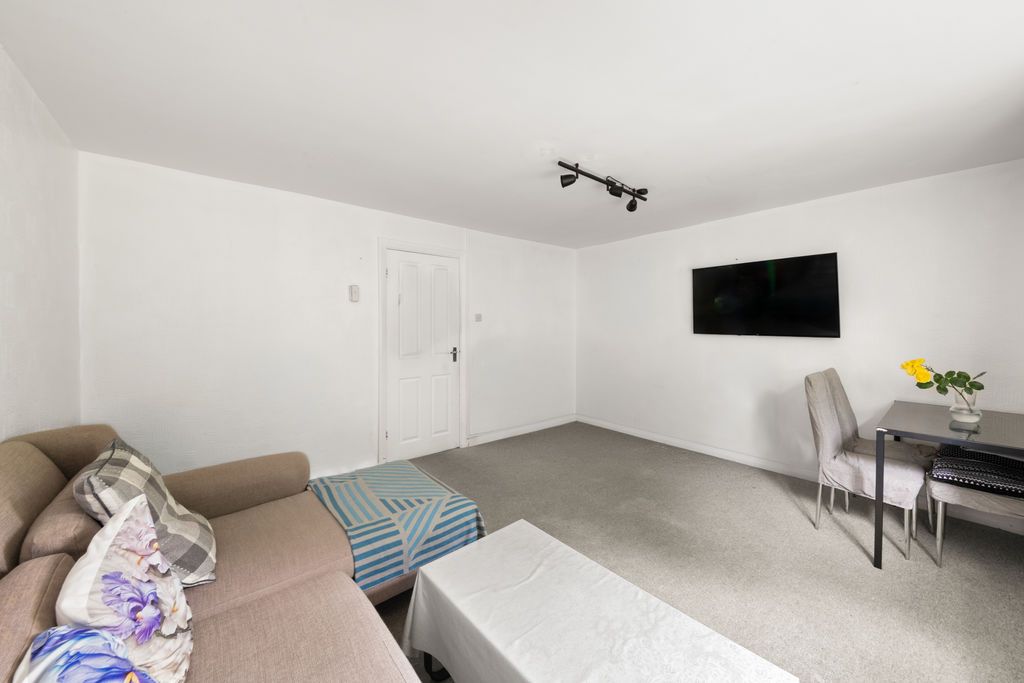 Additional image 4 of 2 bed flat for saleBurlington House, The Farmlands, Northolt UB5