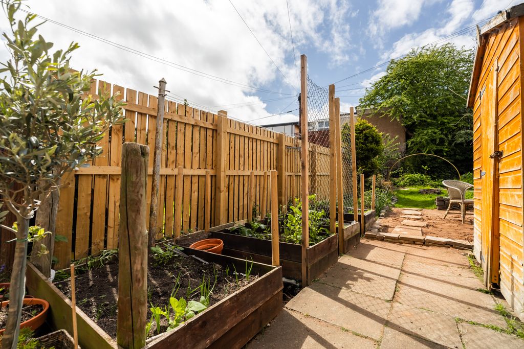 Additional image 18 of 2 bed flat for sale20 Eskview Crescent, Musselburgh EH21