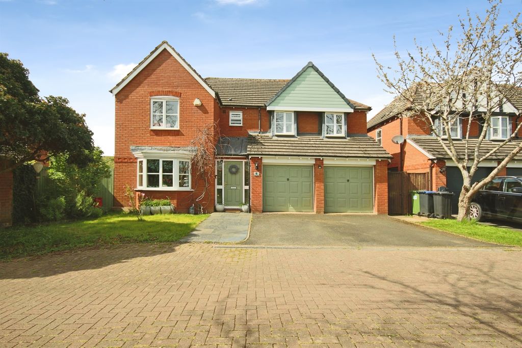 5 bed detached house for saleMedley Grove, Whitnash, Leamington Spa CV31