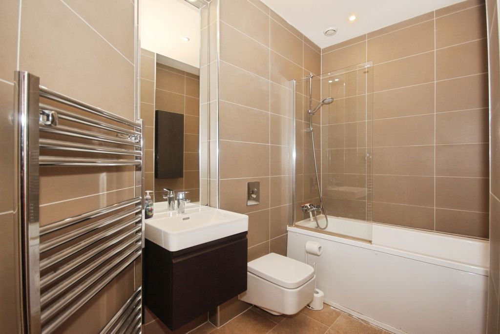 Additional image 13 of 2 bed flat for saleClarendon Avenue, Leamington Spa, Warwickshire CV32