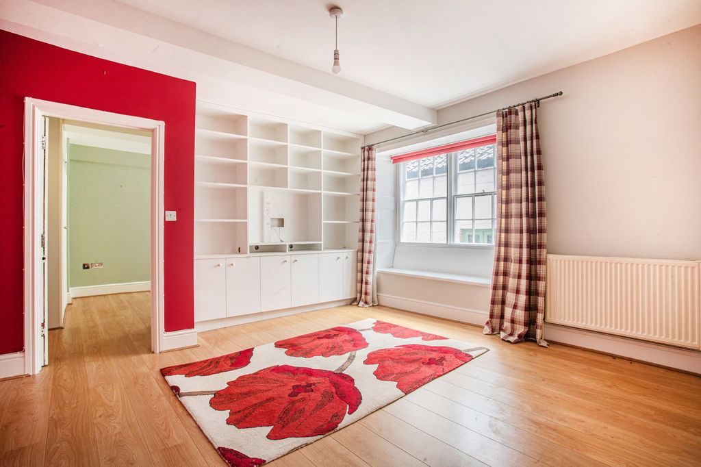 Additional image 4 of 1 bed flat for saleMarket Place, Tetbury GL8