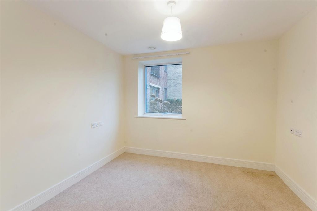 Additional image 14 of 2 bed flat for sale8 Westonia Court, 582-592 Wellingborough Road, Northampton NN3