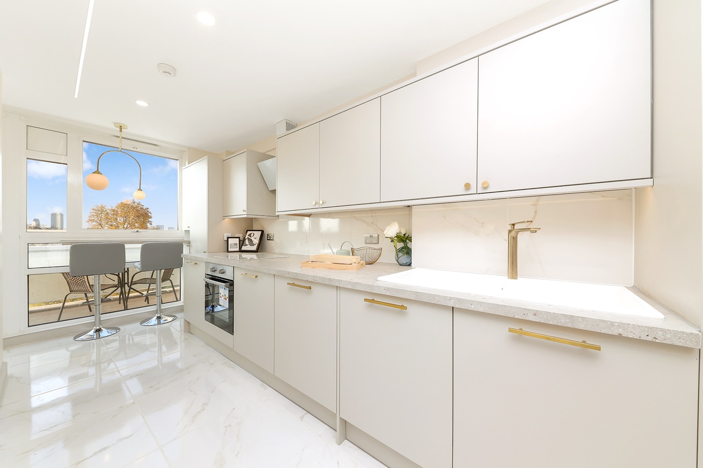3 Bed Flat, Draper House, SE1, N1 7GU