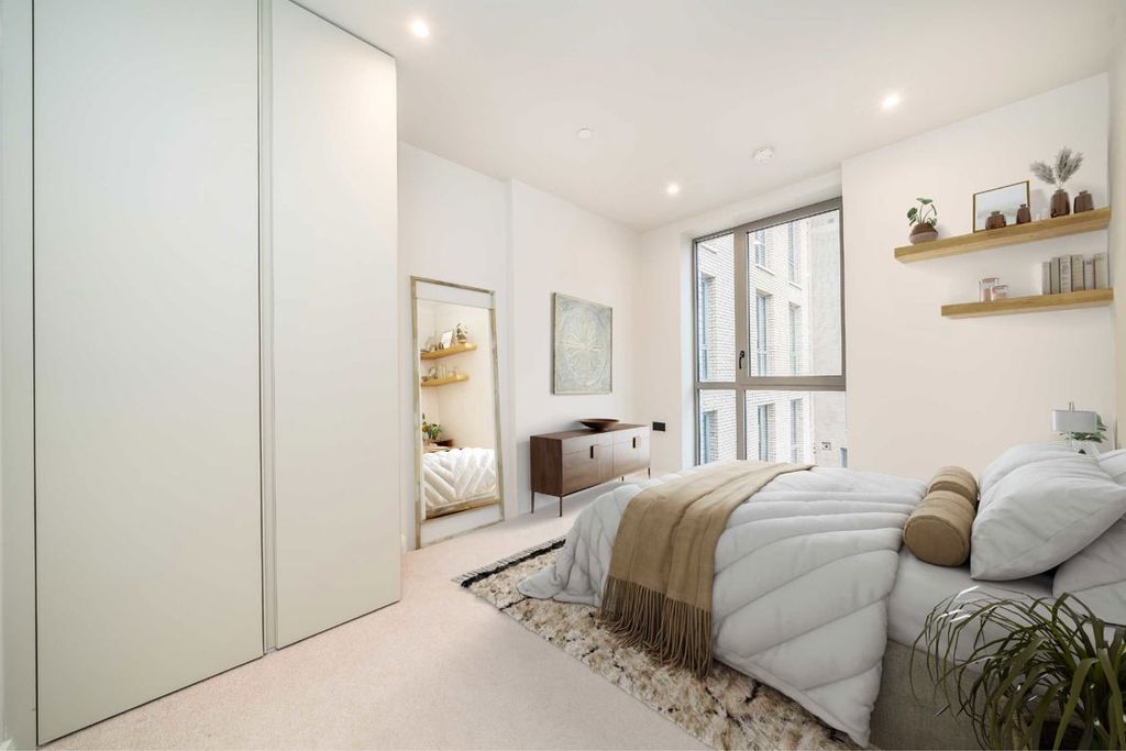 Additional image 7 of 3 bed flat for saleCoombe Road, New Malden KT3