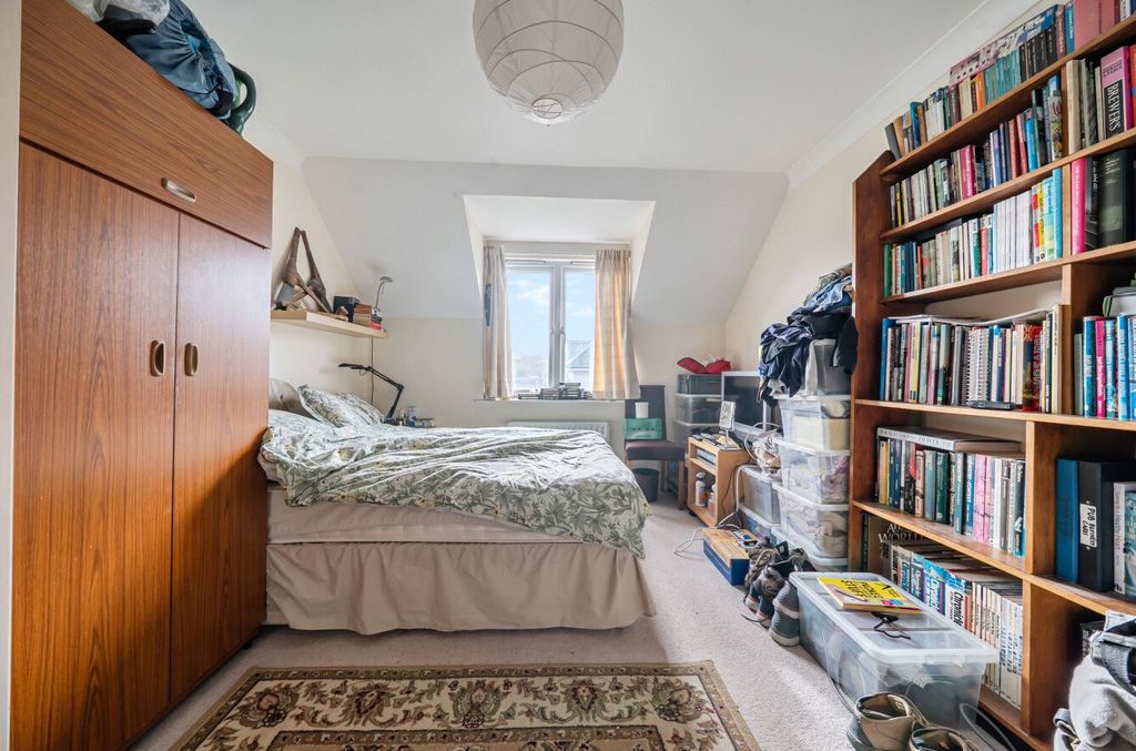 Additional image 7 of 2 bed flat for saleThurlow Grange, Newbury, Berkshire RG14