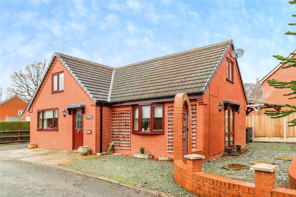 2 bed detached house for saleFour Crosses, Llanymynech, Powys SY22