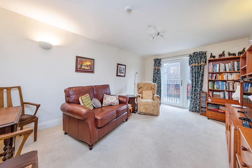 Additional image 8 of 2 bed flat for saleWestbury Lane, Newport Pagnell MK16