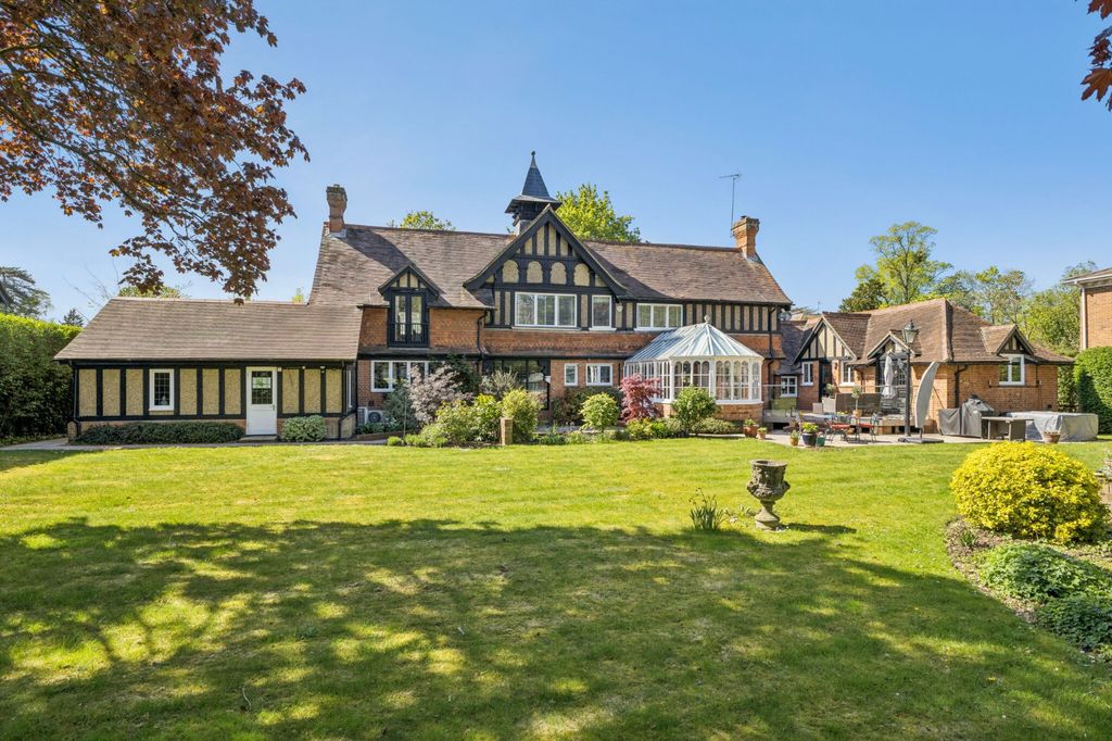 4 bed detached house for saleCourt Road, Maidenhead, Berkshire SL6